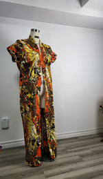 Load image into Gallery viewer, Elegant kimono Bubu. Ready to use, it can be customized to your desired fabric choice.
